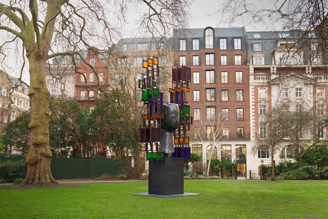 Manolo Valdés' Monumental Sculpture Installation